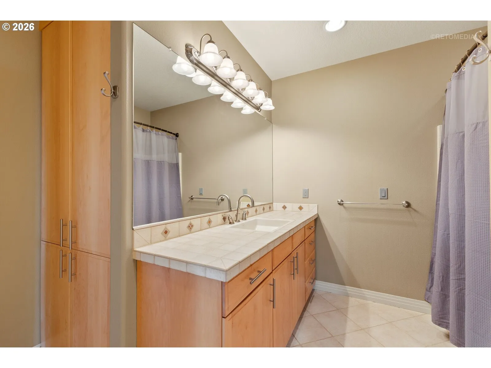 Bathroom, Attached