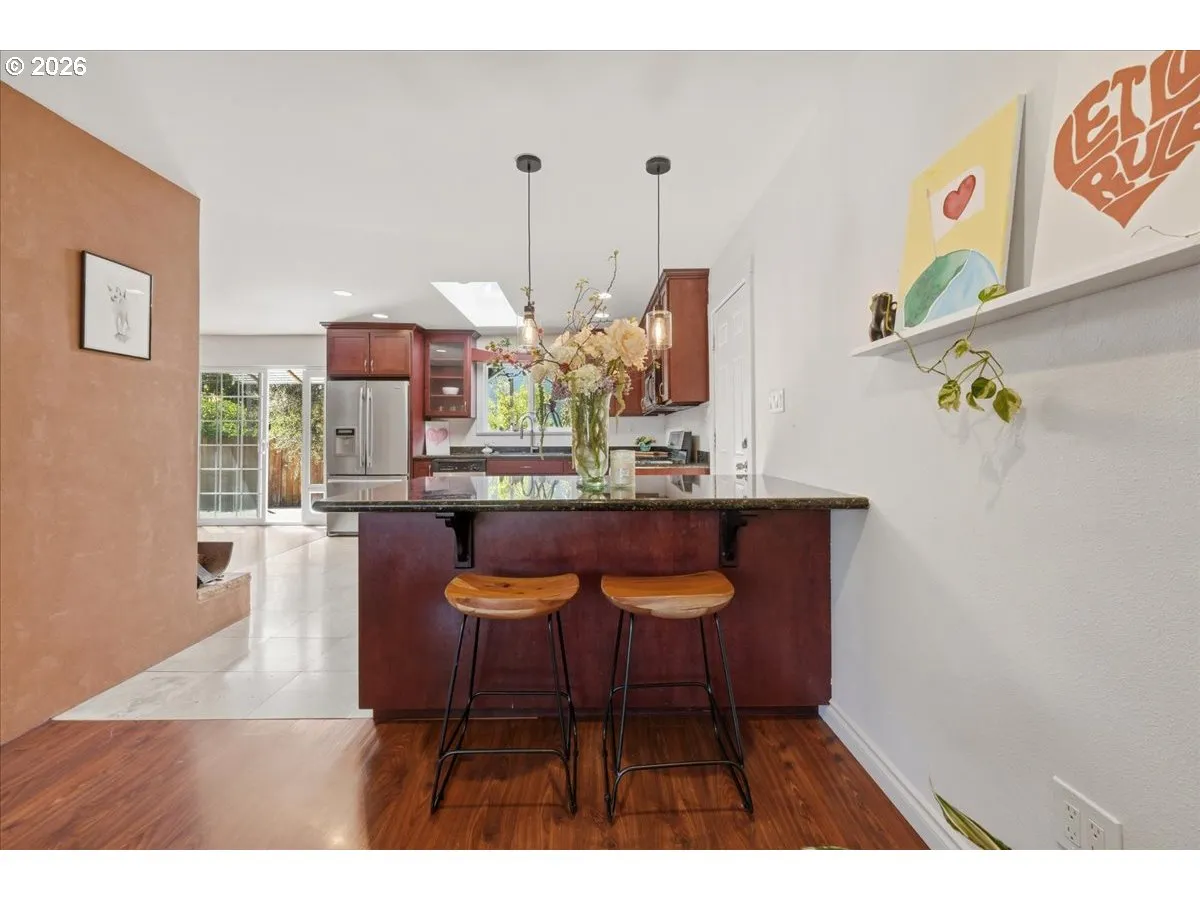 Kitchen-Eating Area