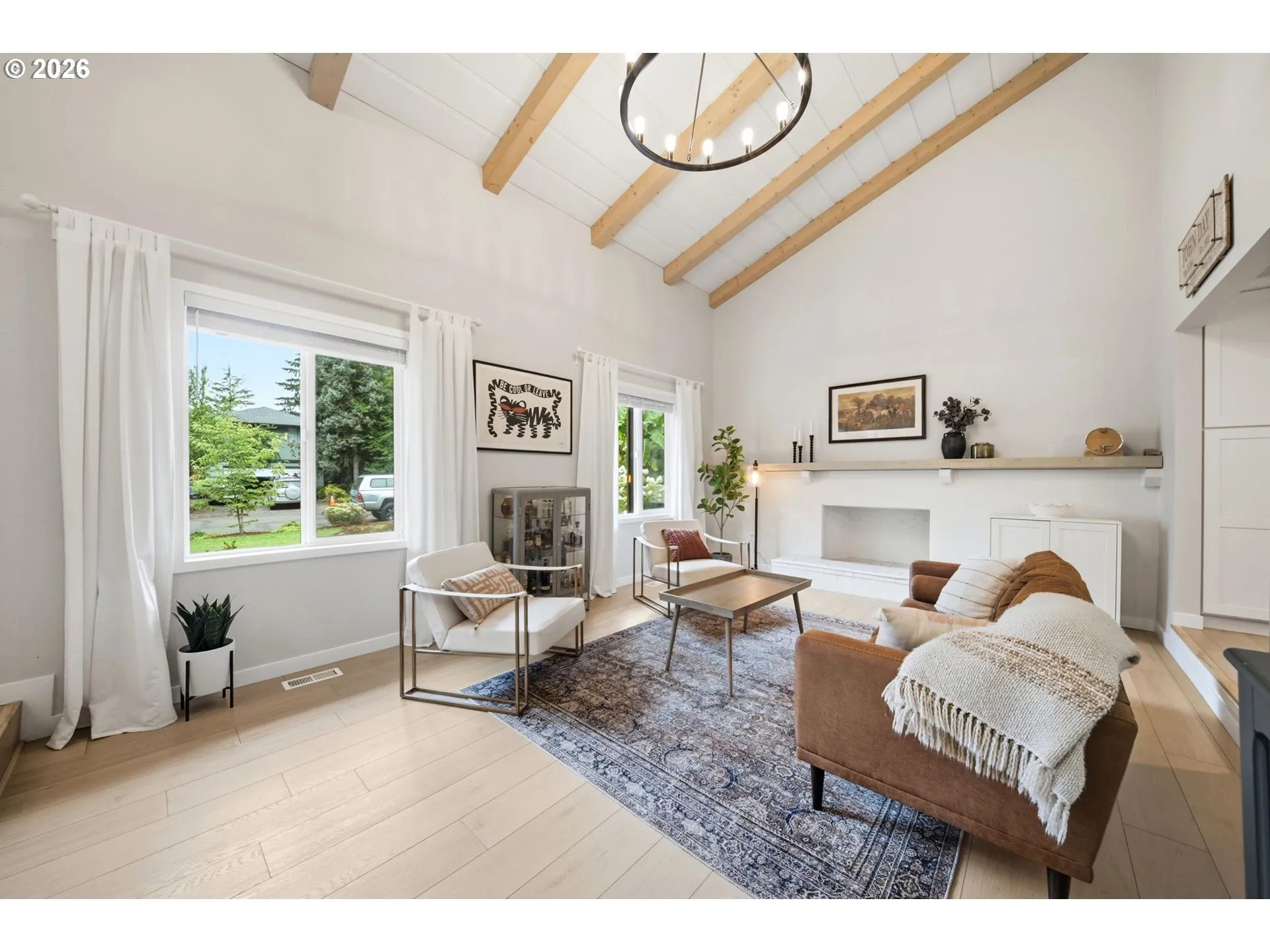 Living Room-Vaulted Ceilings
