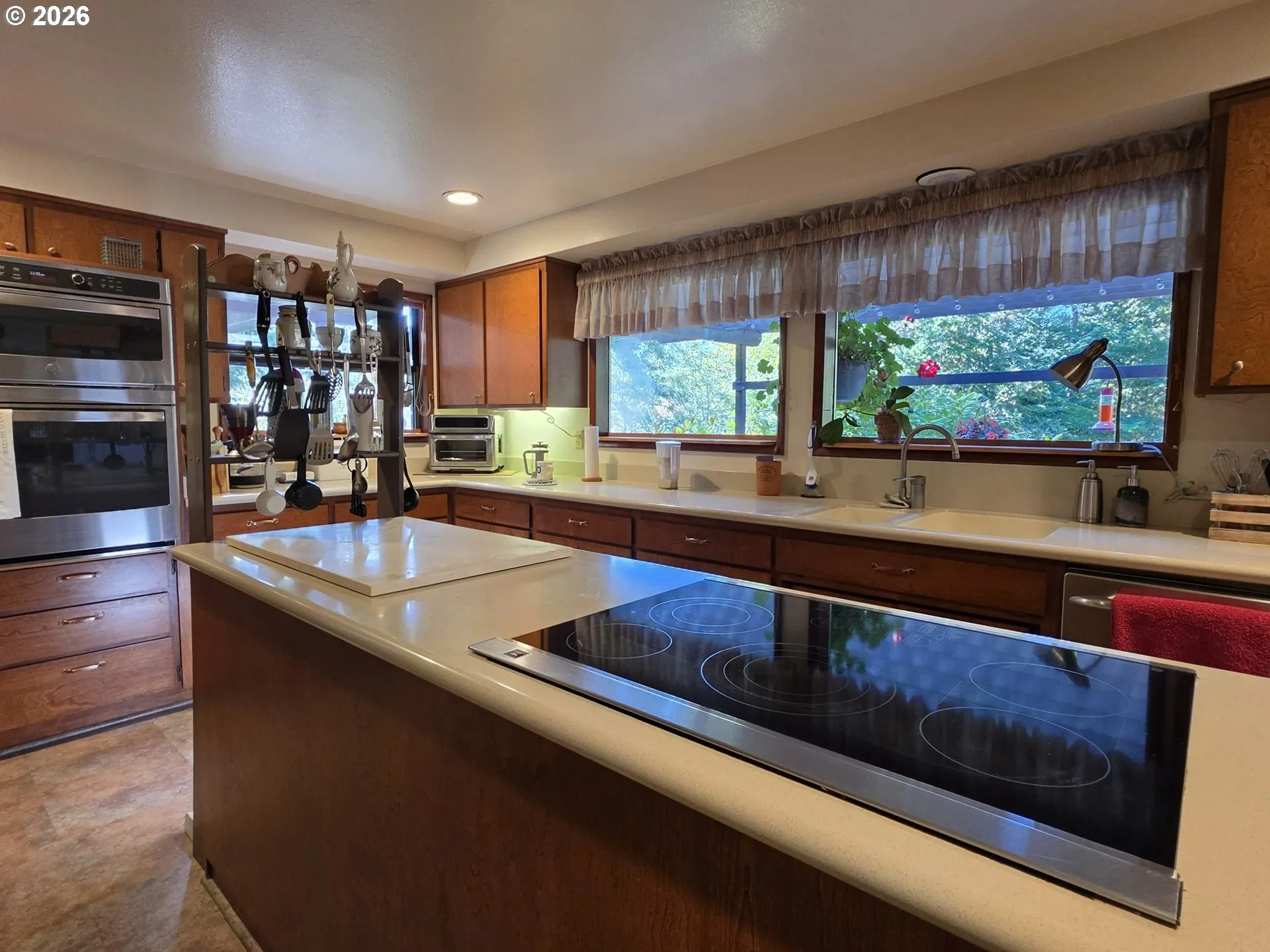 Kitchen-Cooking Island