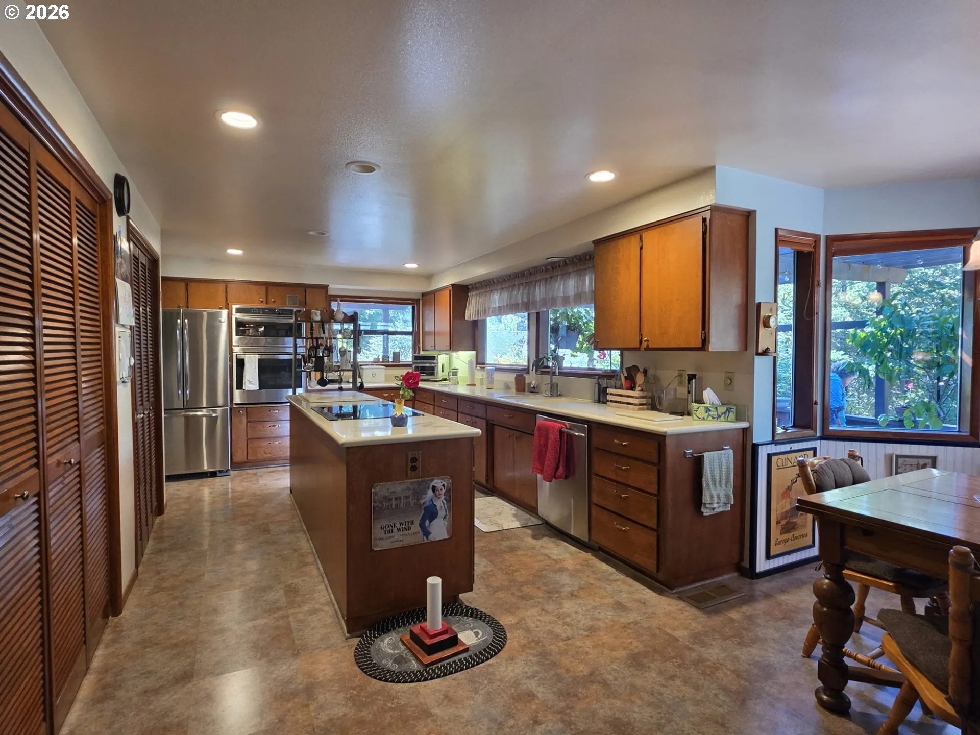 Kitchen/Nook-Eating Area