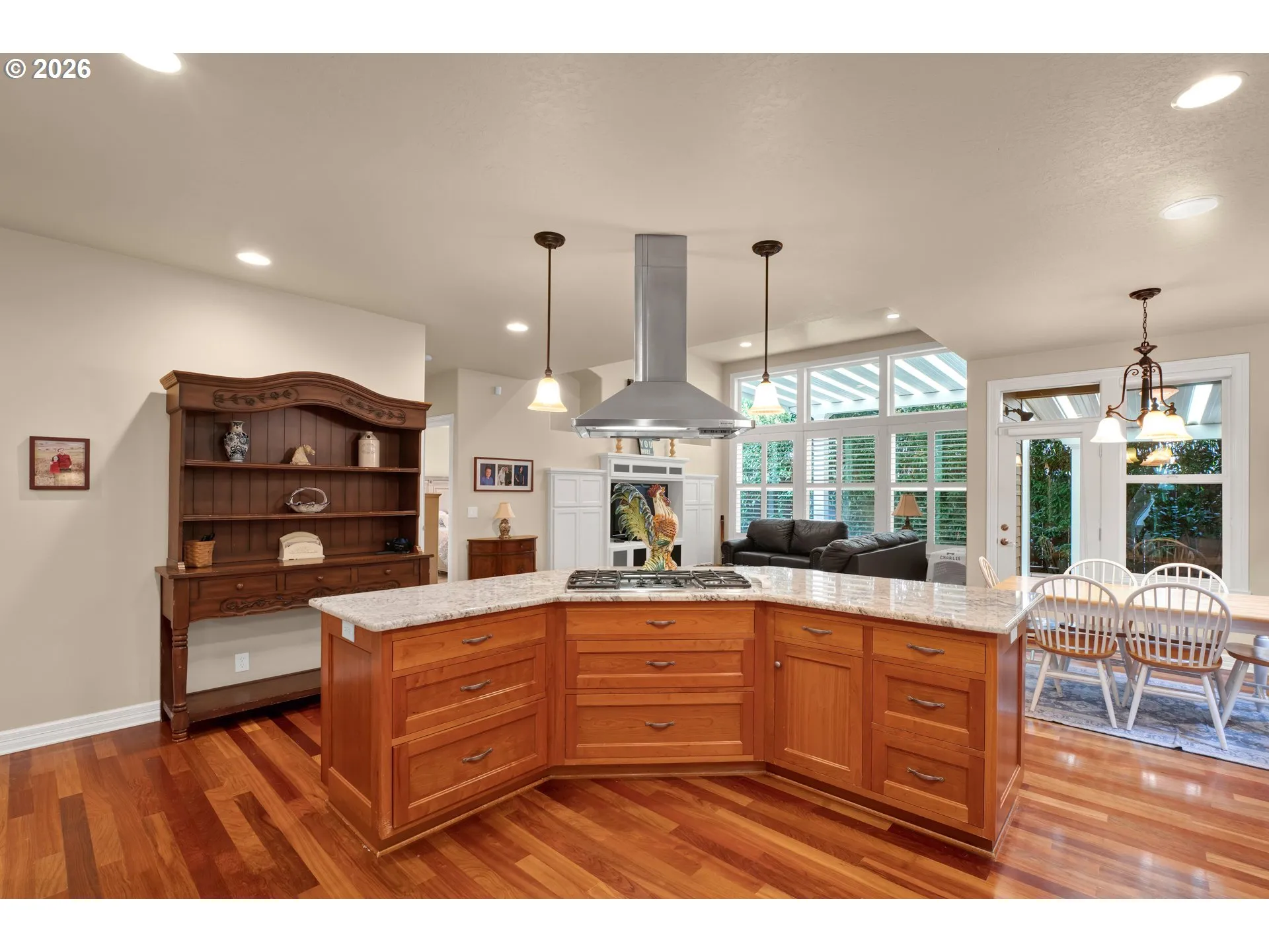 Kitchen/Living Room-Island