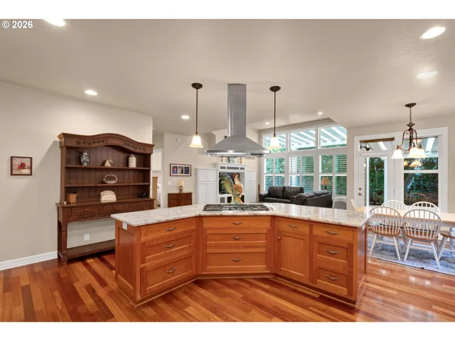Kitchen/Living Room-Island