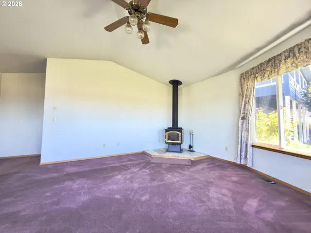 Living Room-Fireplace