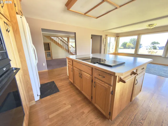 Kitchen-Cooking Island