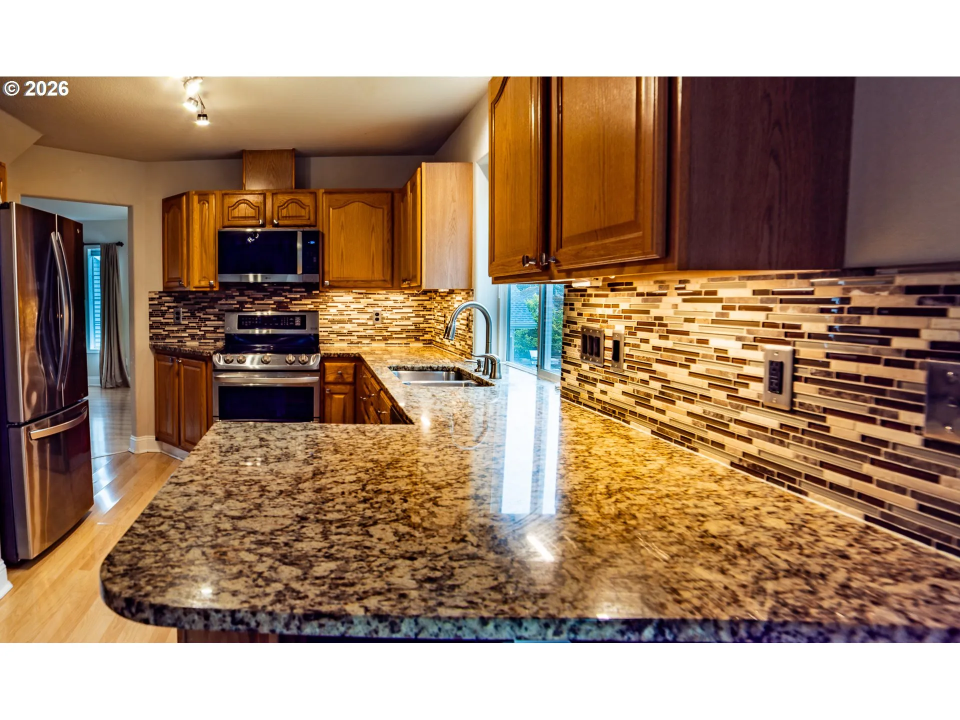 Kitchen-Breakfast Bar