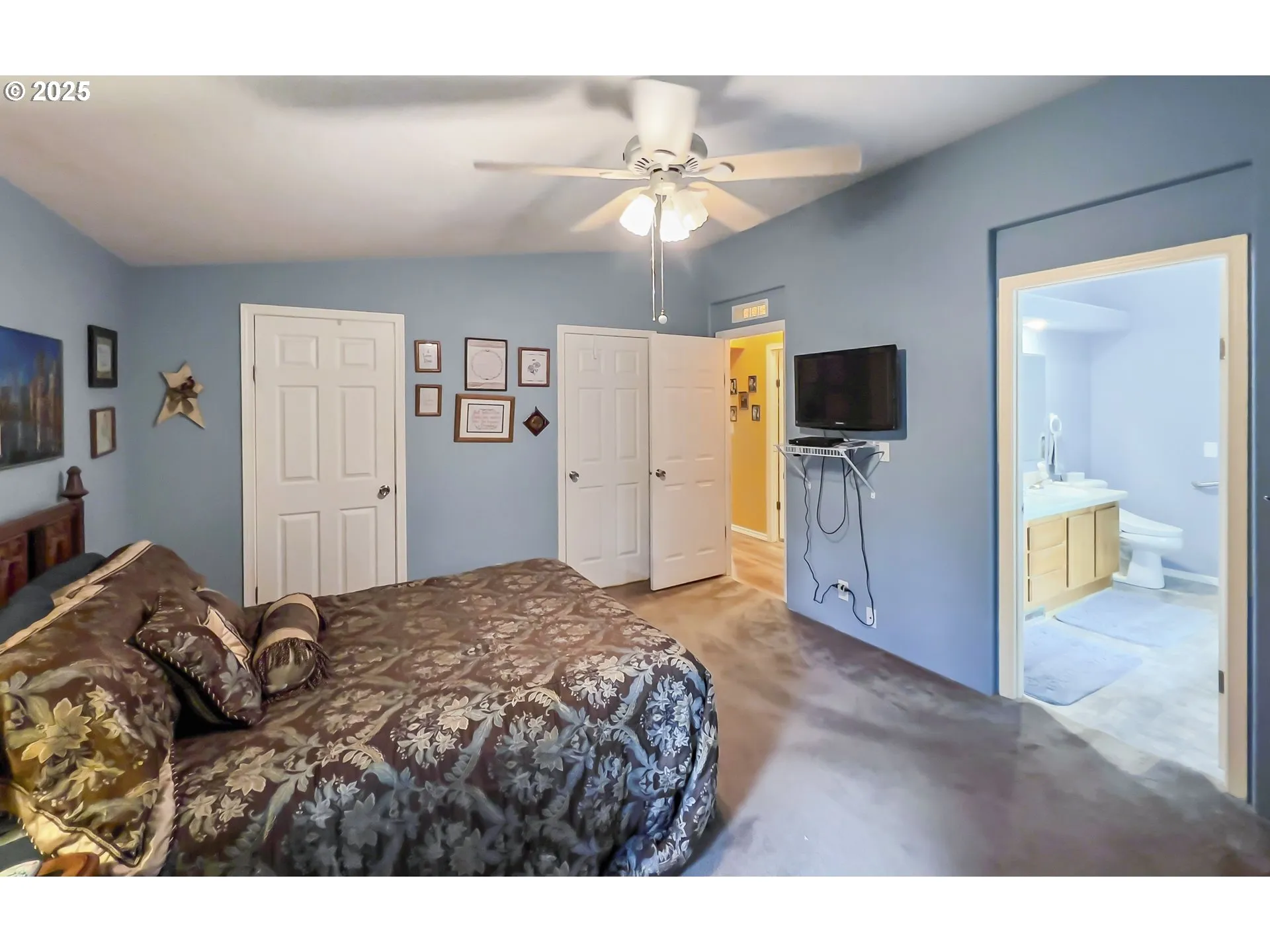 Primary Bedroom-Walk-In Closet