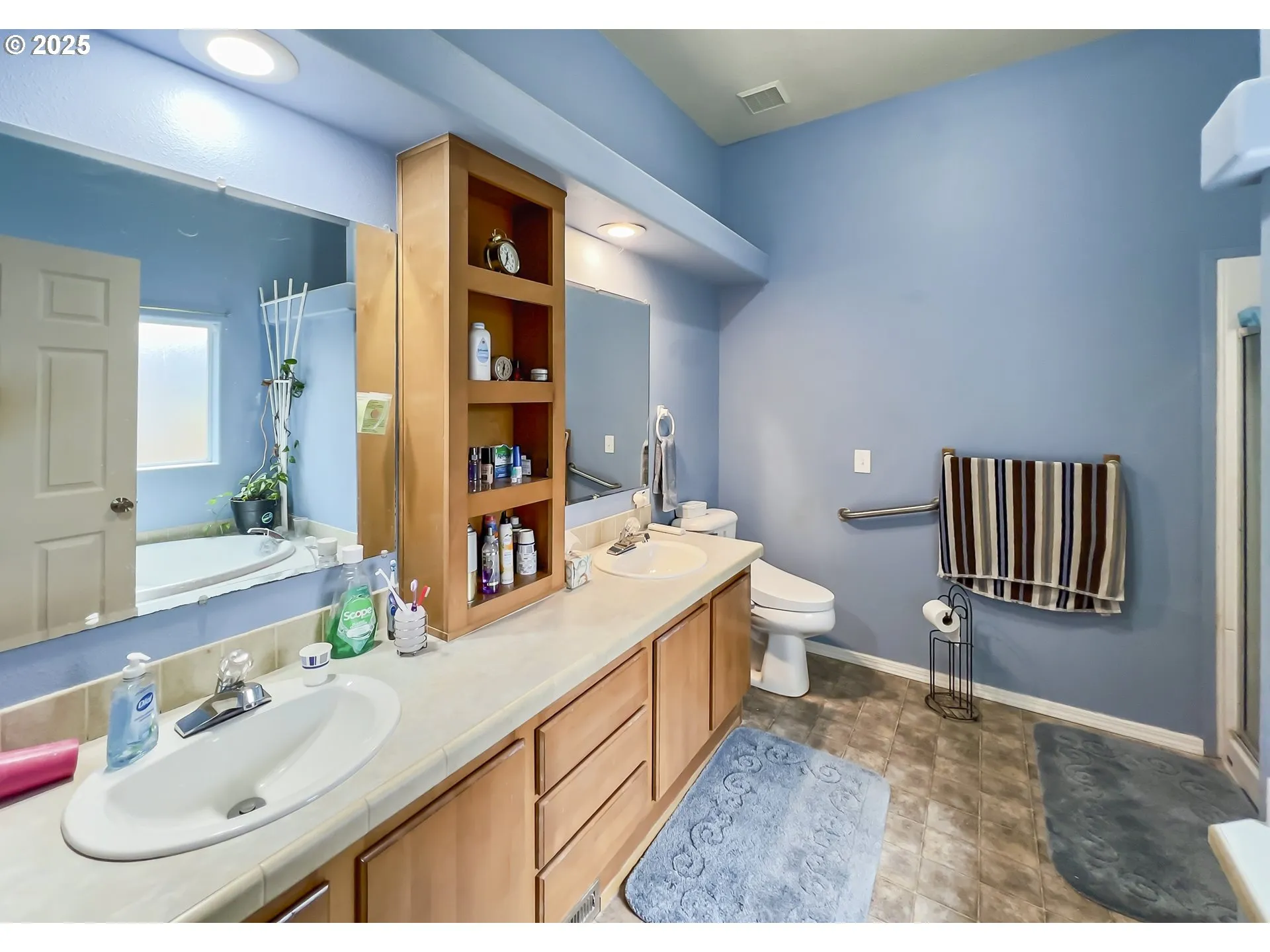 Primary Bedroom-Attached Bathroom