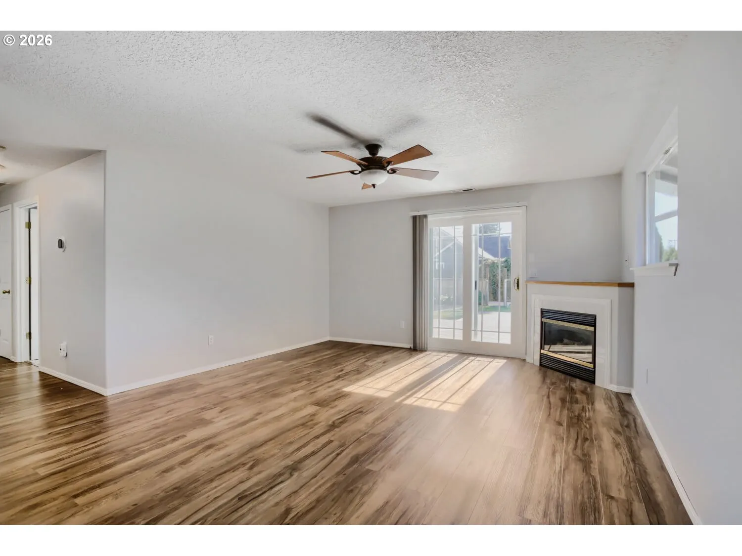 Living Room/Dining Room-Ceiling Fan