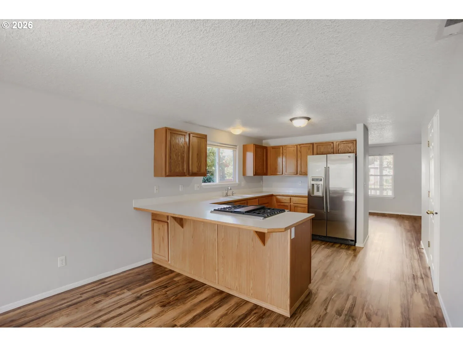 Kitchen-Breakfast Bar