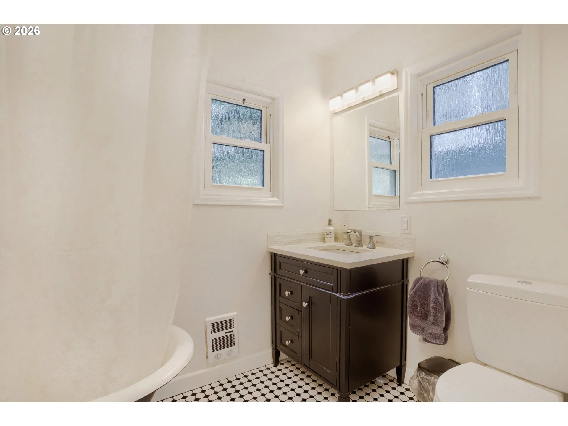 Bathroom, Attached-Main
