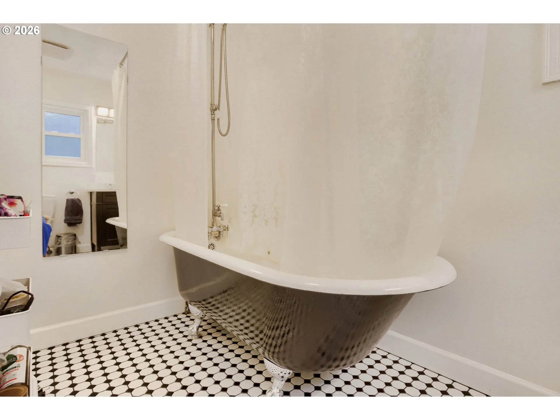 Bathroom, Attached-Main