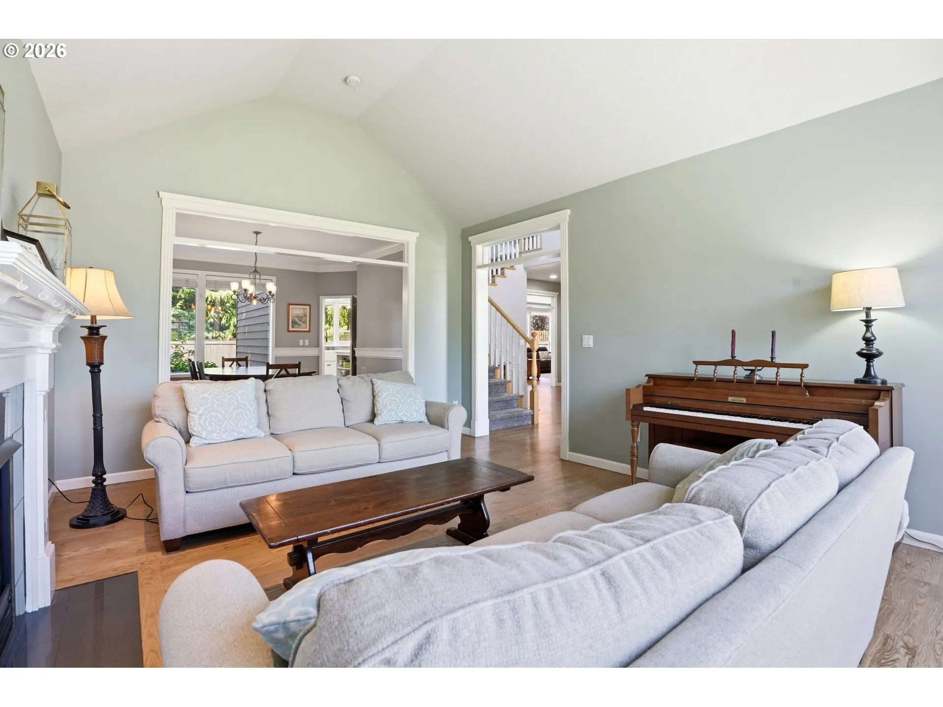 Living Room-Vaulted Ceilings
