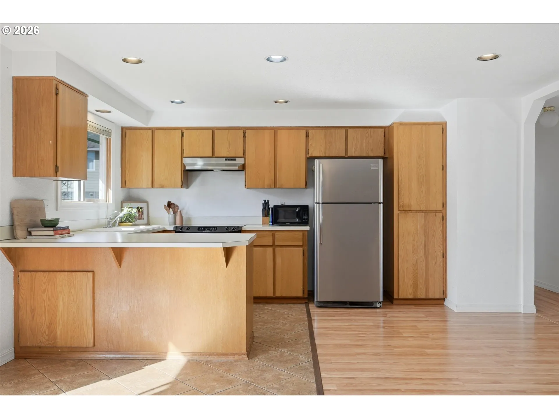 Kitchen-Breakfast Bar