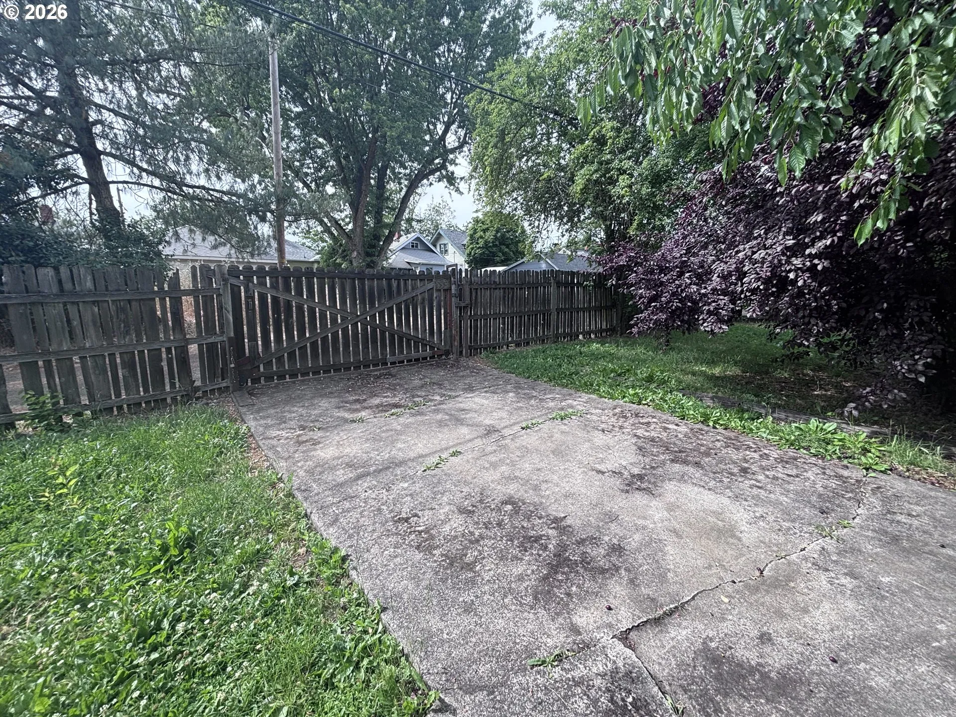 Driveway-Gated