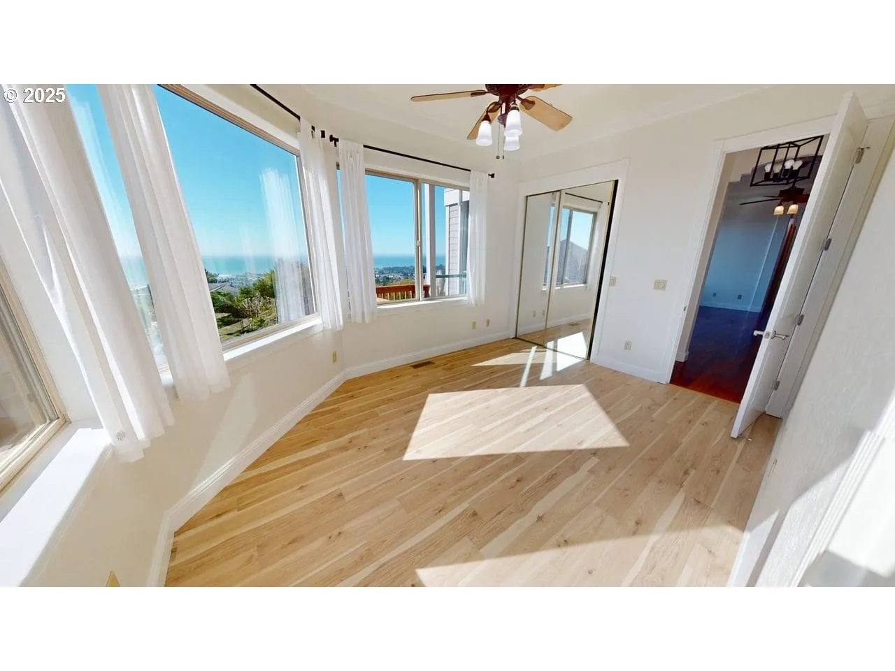 Bedroom, Owner's Suite-Lower