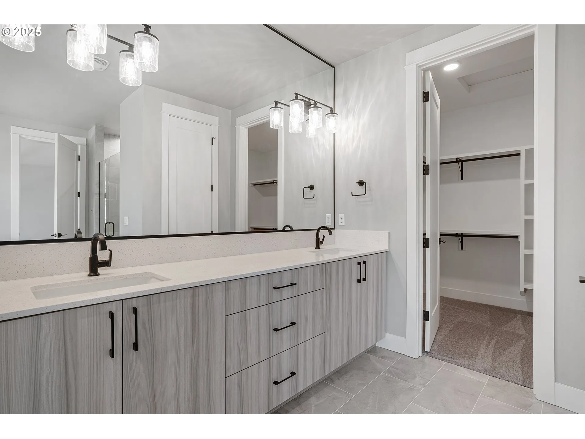 Bathroom, Attached-Double Sinks