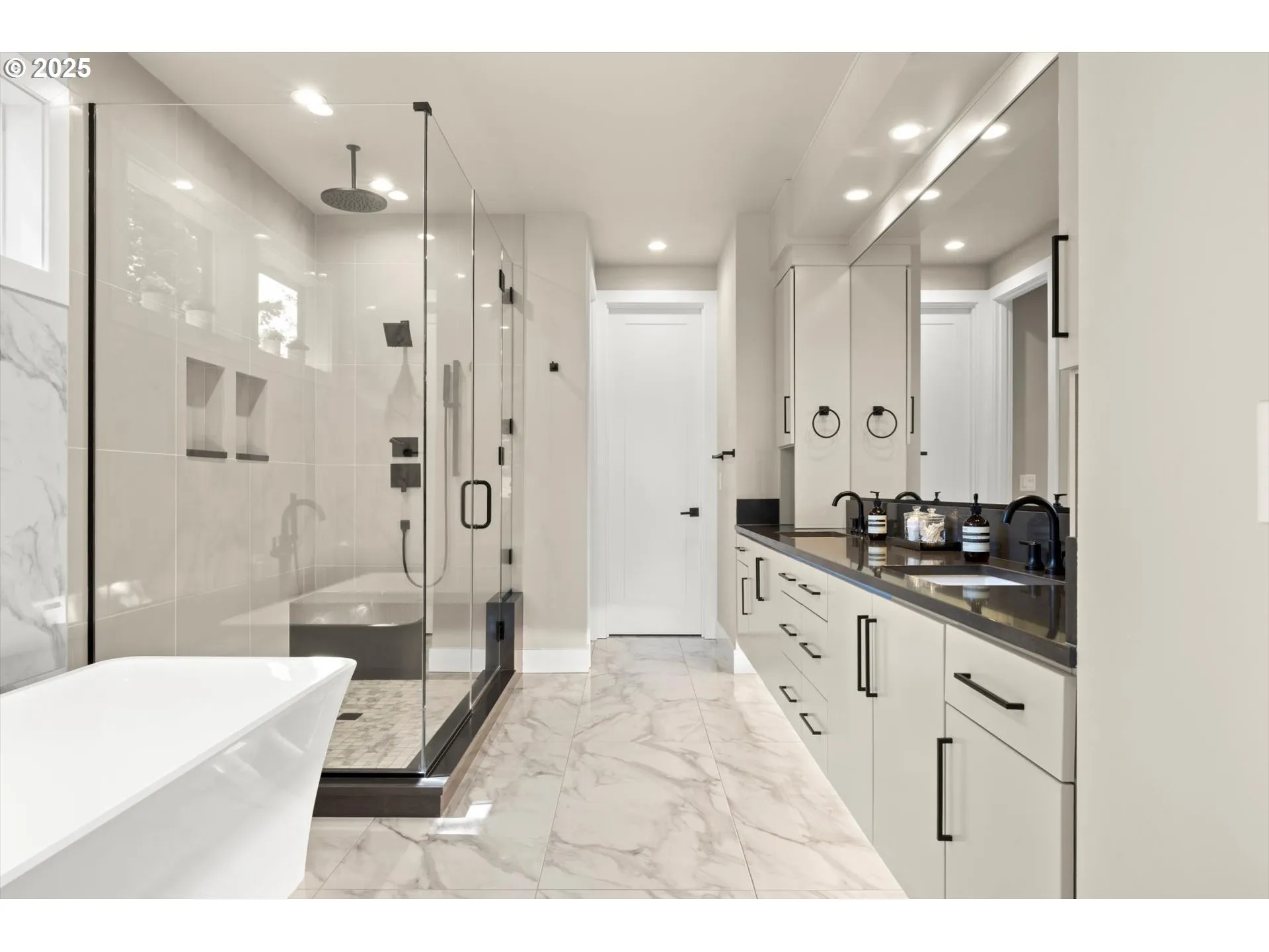 Owner's Suite Bathroom-Full Bathroom