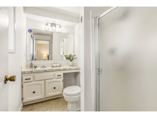 En Suite Bathroom-Upper