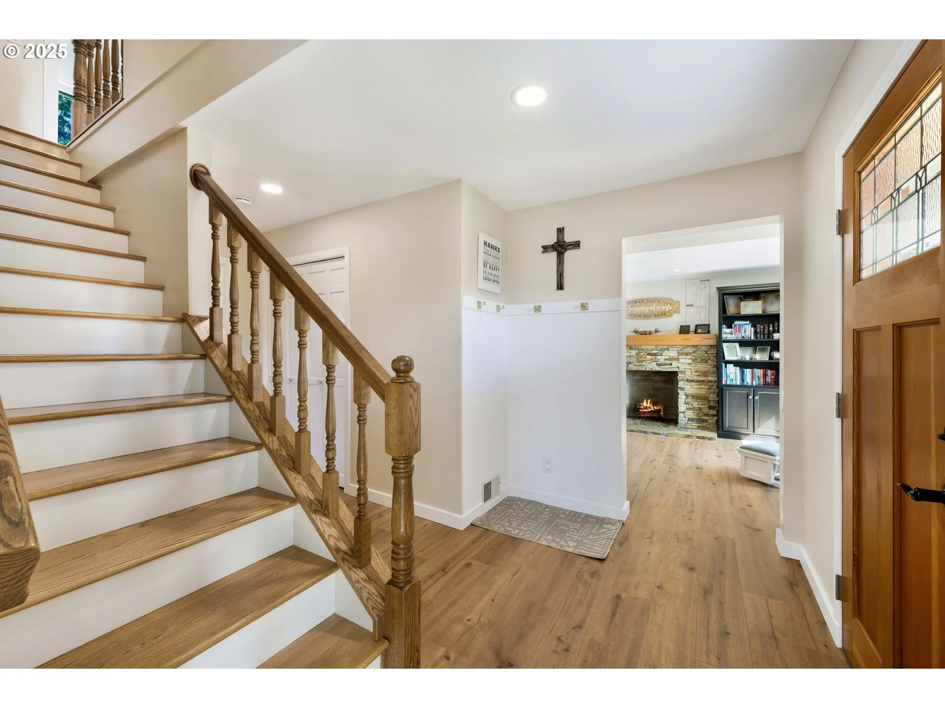 Entrance/Foyer-Wide Angle/Fisheye