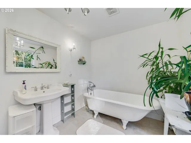 Bathroom-Garden Tub