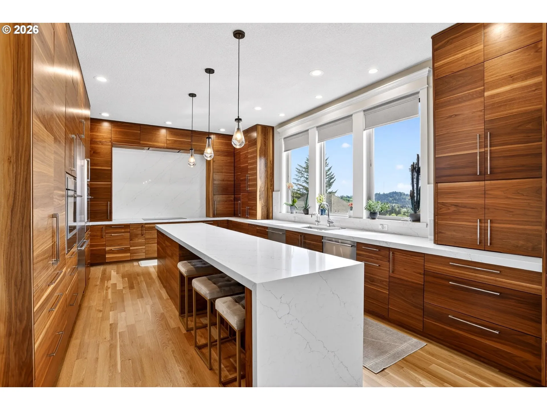 Kitchen-Breakfast Bar