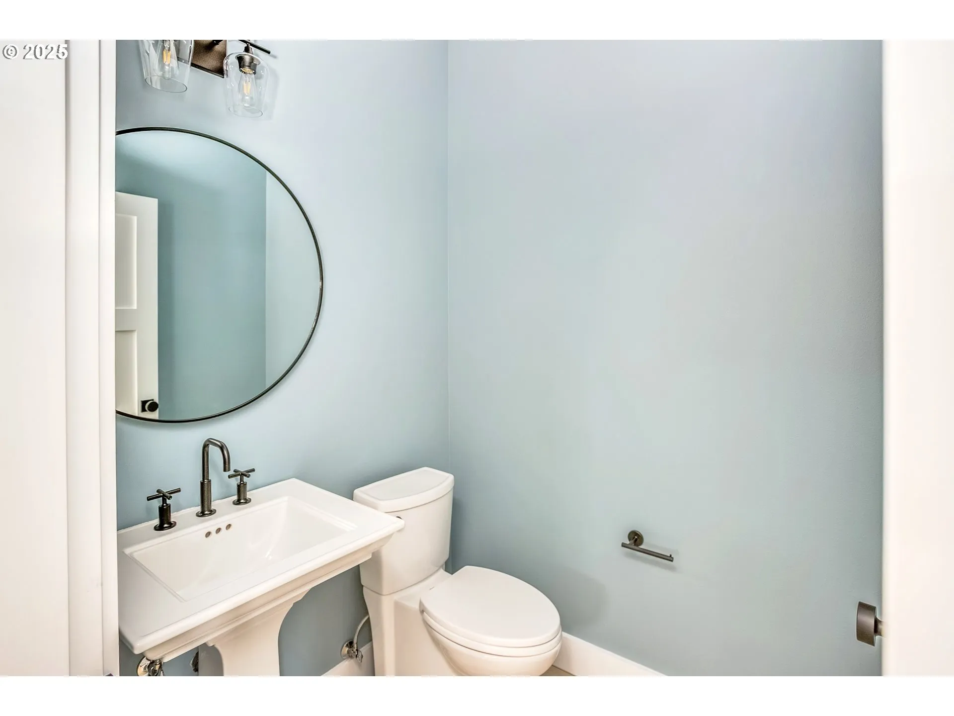 Bathroom-Upper