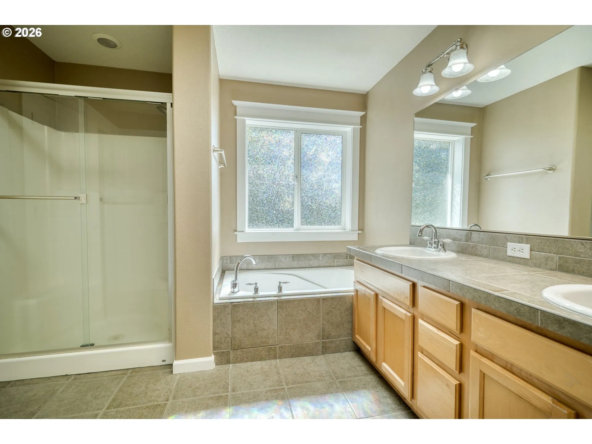 Bathroom, Attached-Garden Tub