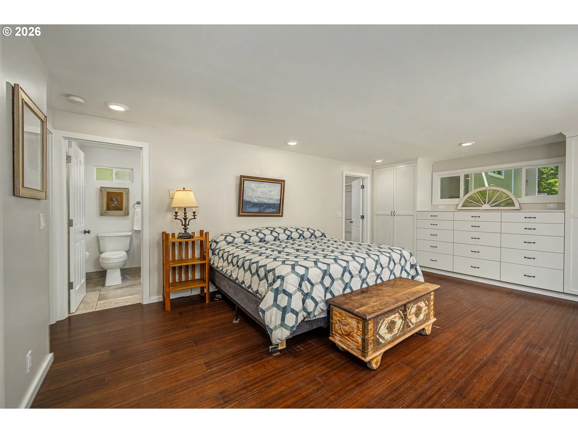 Bedroom, Owner's Suite-Main