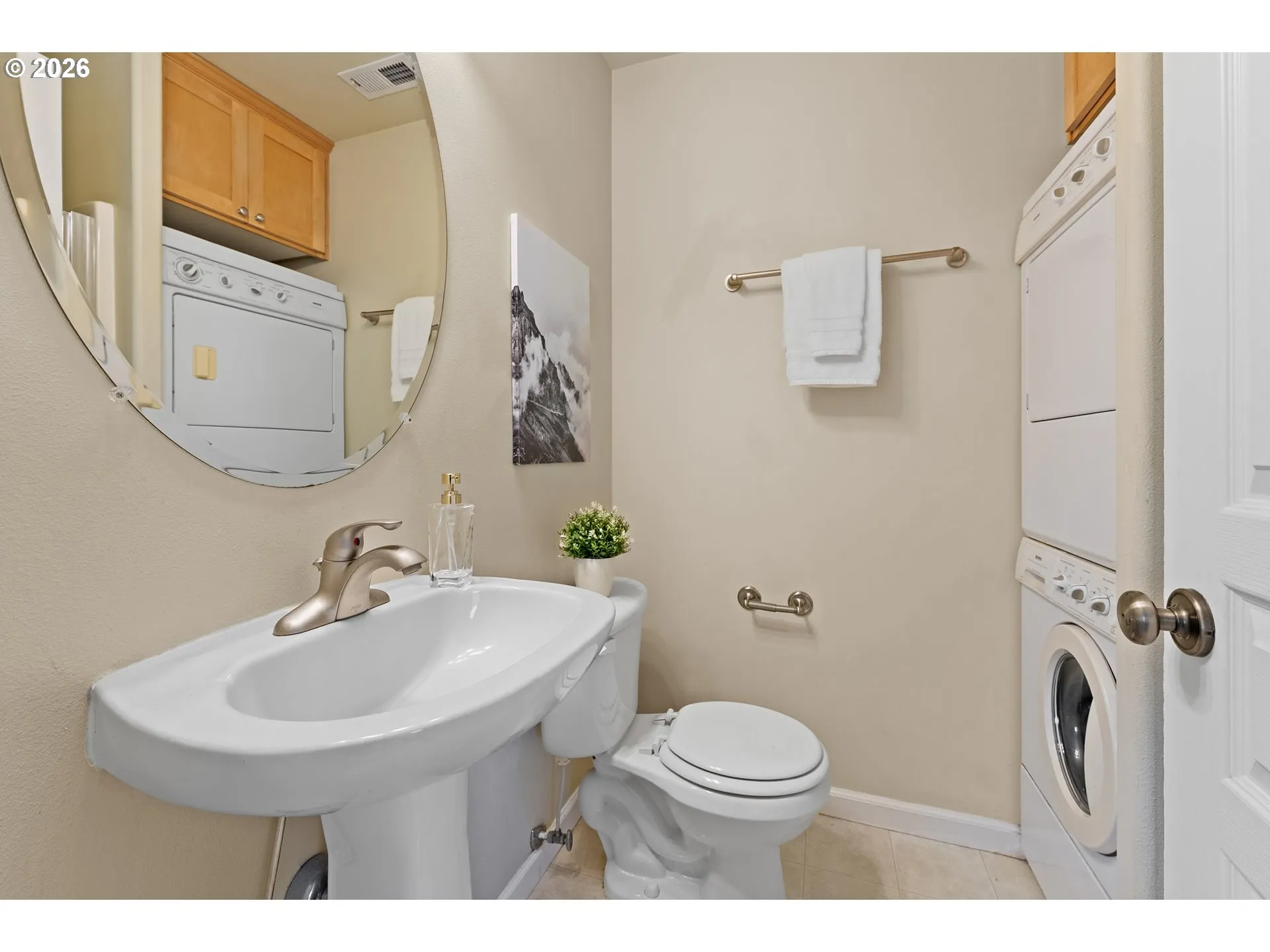 Bathroom-Upper