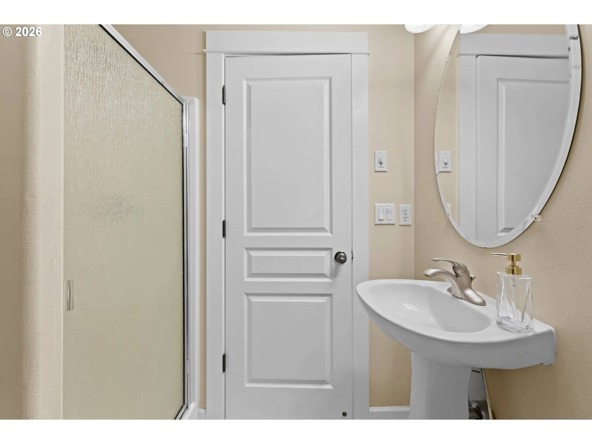 Bathroom-Upper