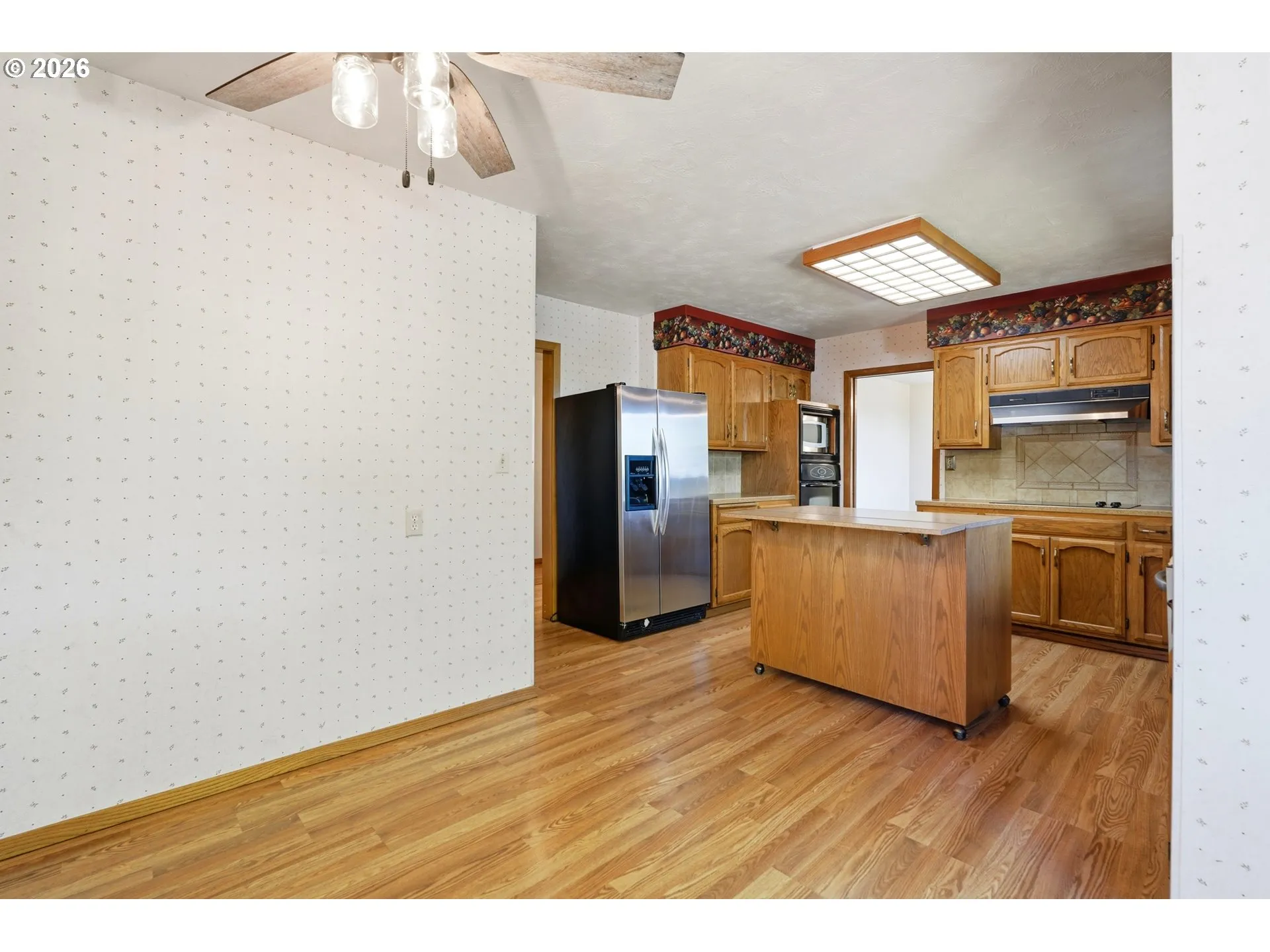 Kitchen-Eating Area