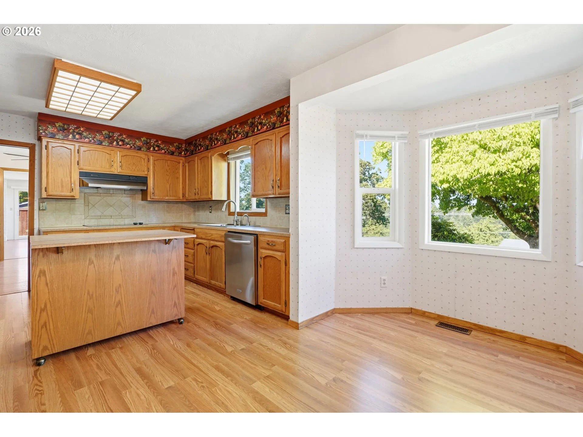 Kitchen-Eating Area