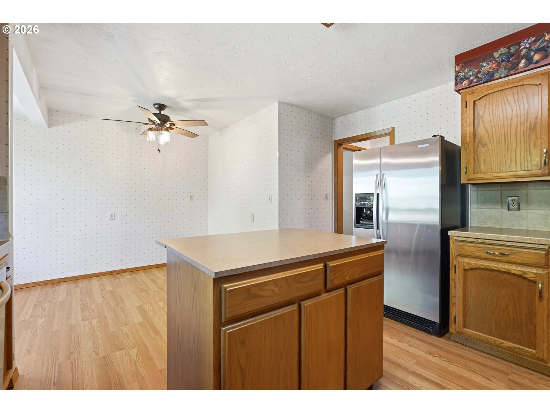 Kitchen-Eating Area