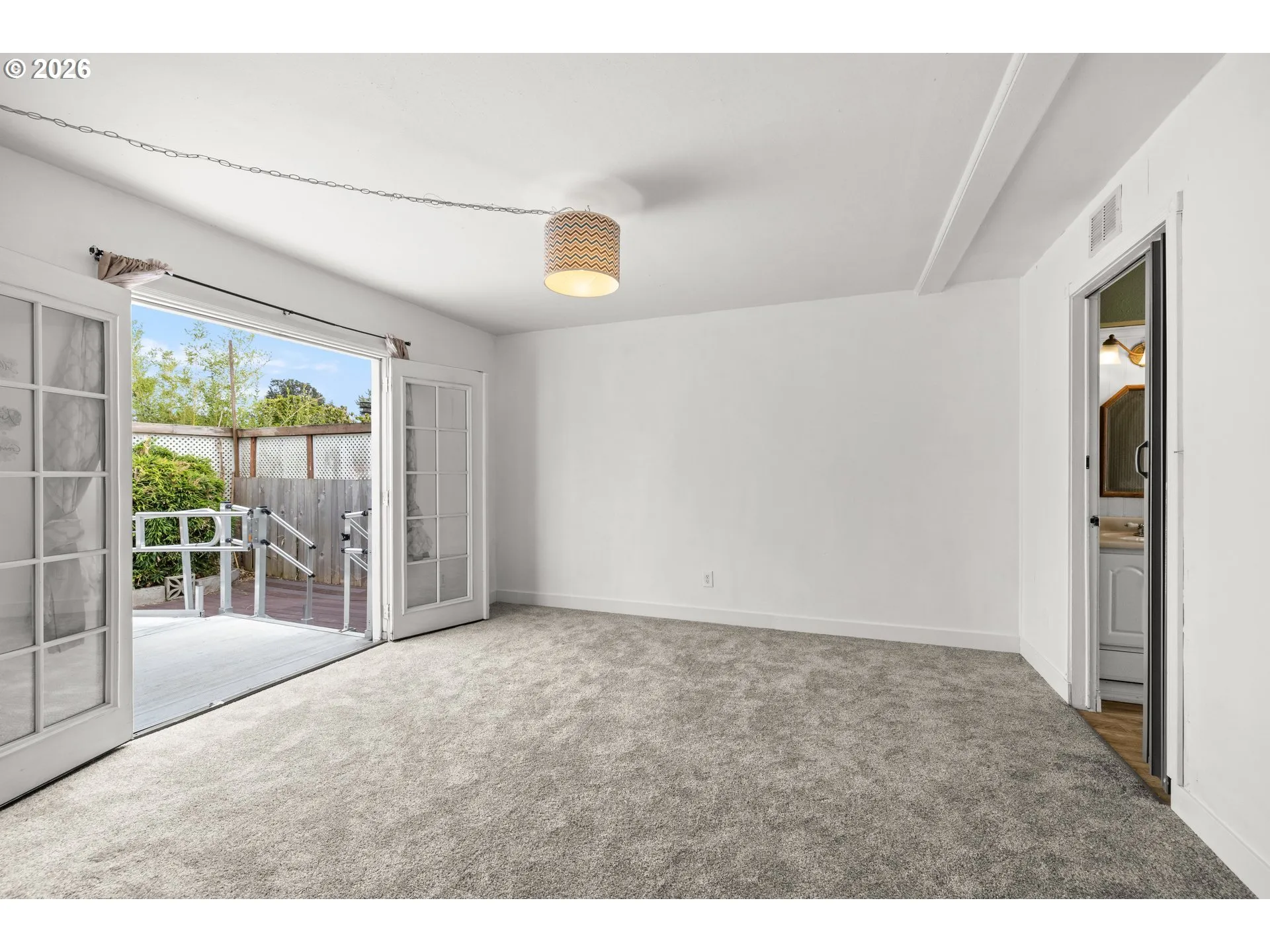 Bedroom, Primary