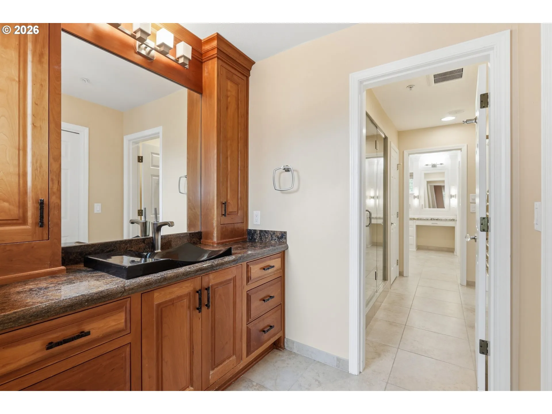 Bedroom, Owner's Suite-Upper