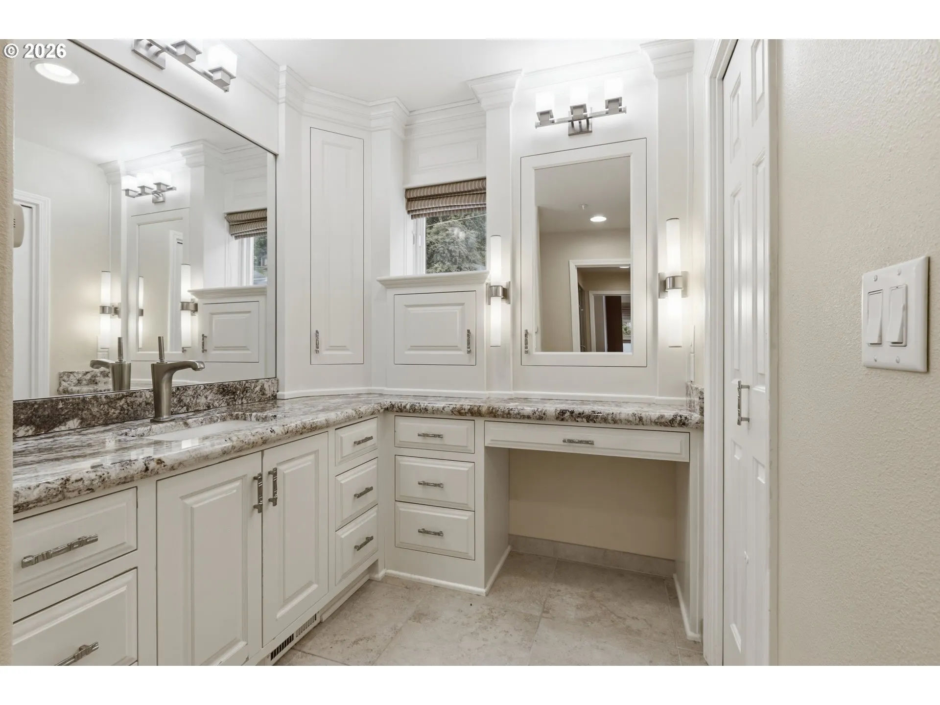 Bedroom, Owner's Suite-Walk-In Closet