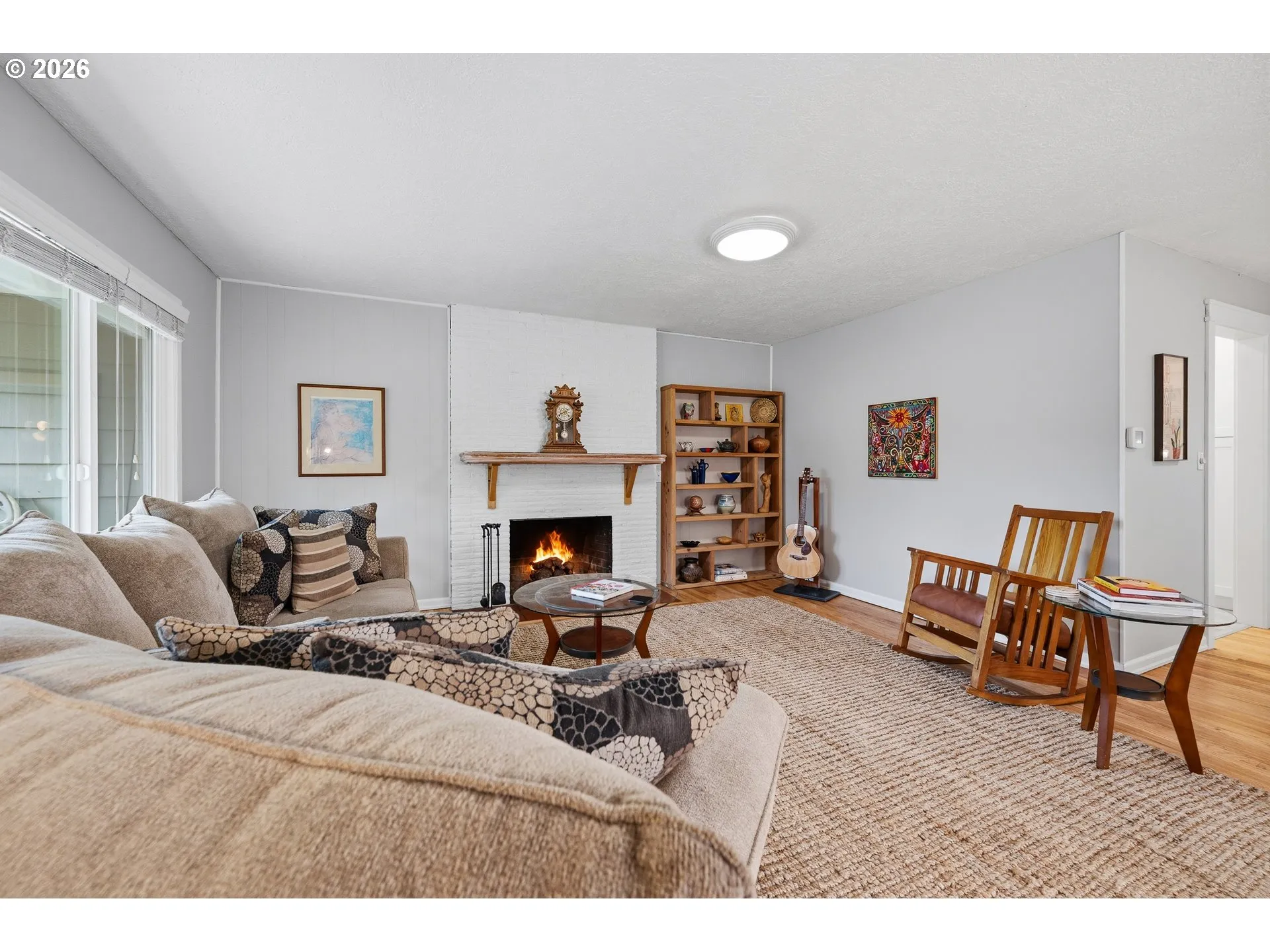 Living Room-Fireplace