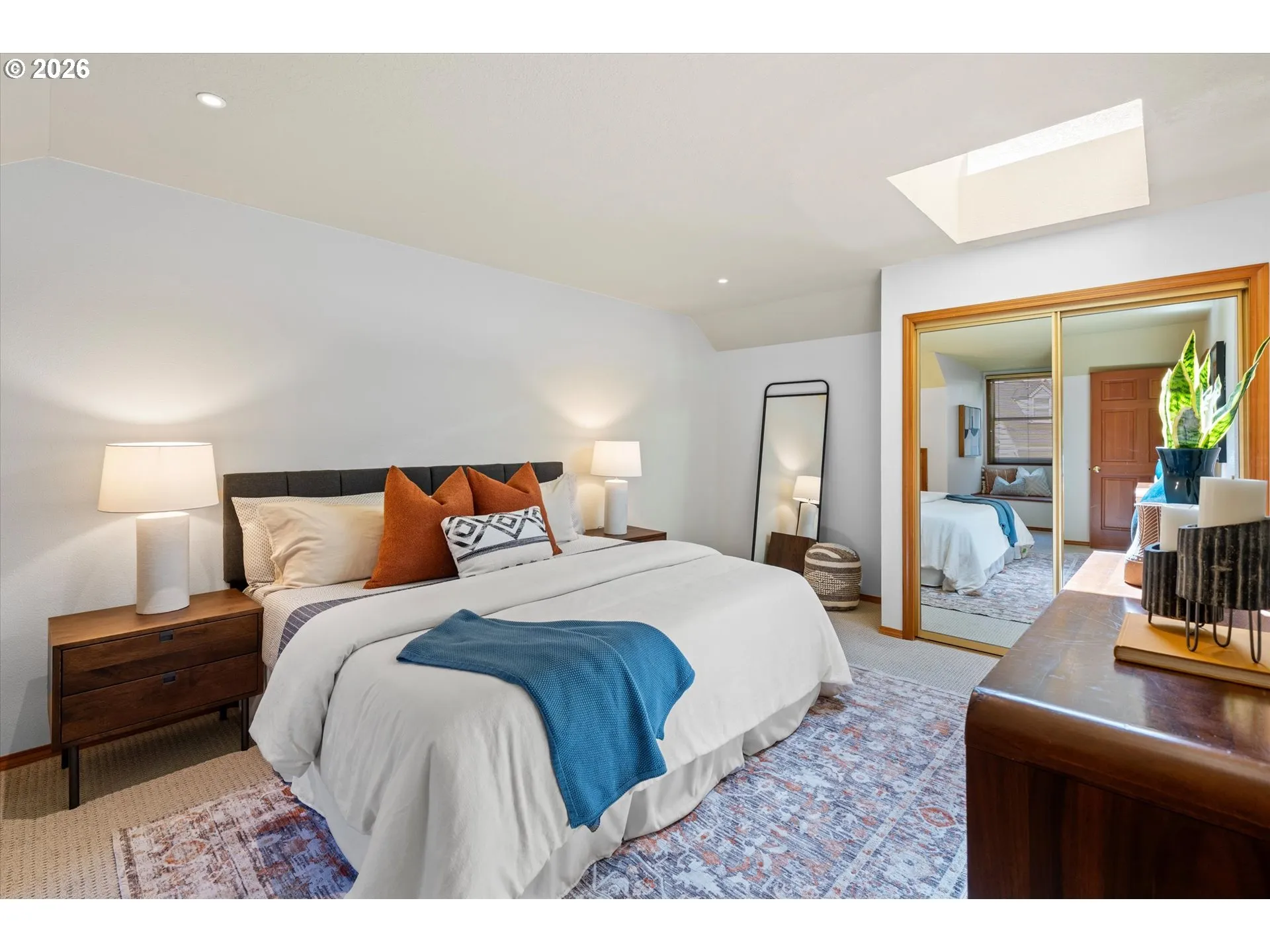 Bedroom, Primary-Skylight