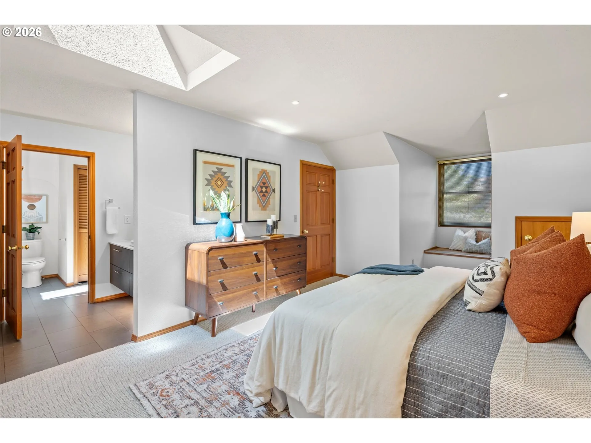 Bedroom, Primary-Upper