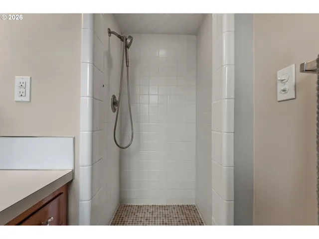 En Suite Bathroom-Upper