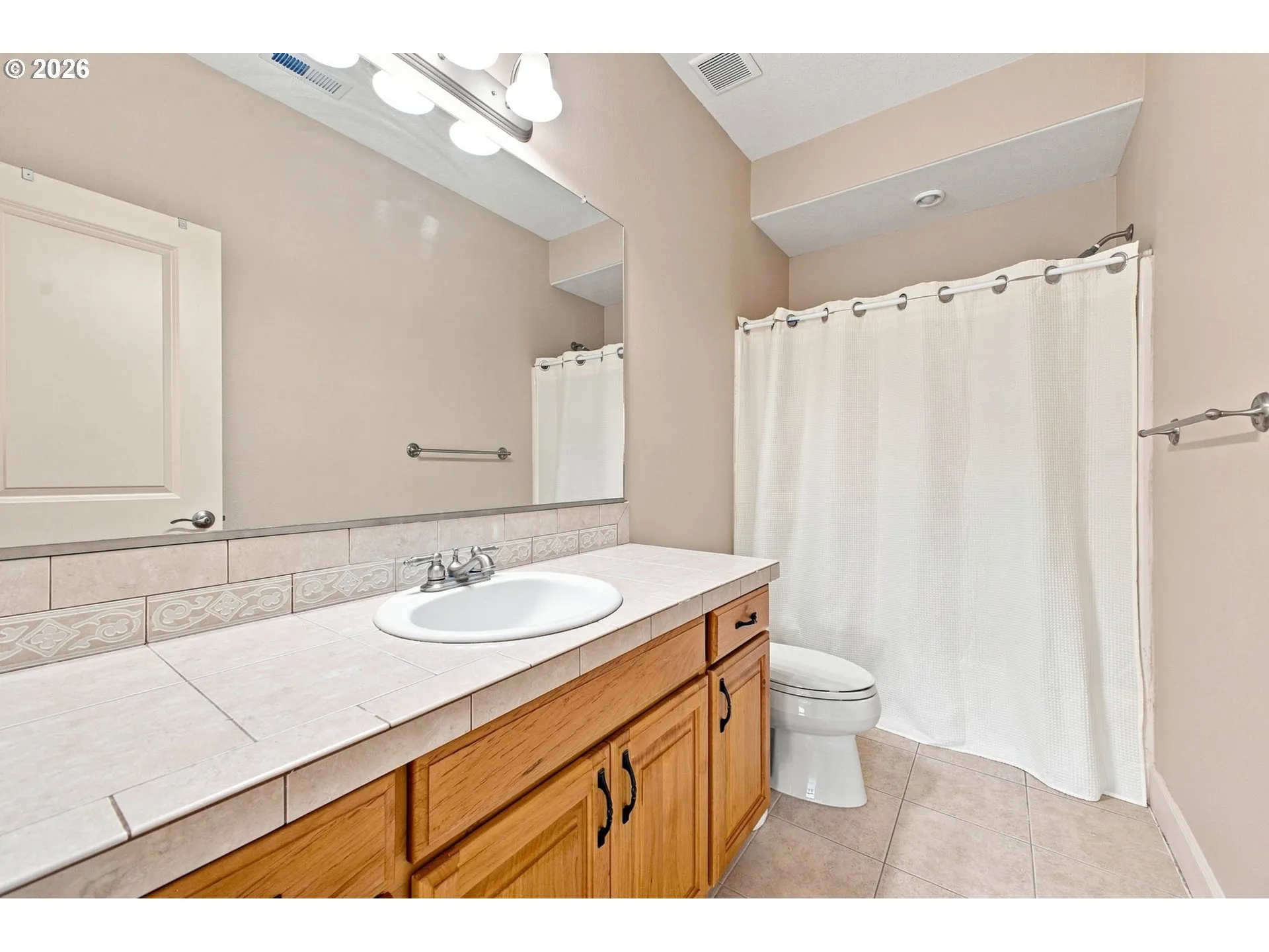 Bathroom-Upper
