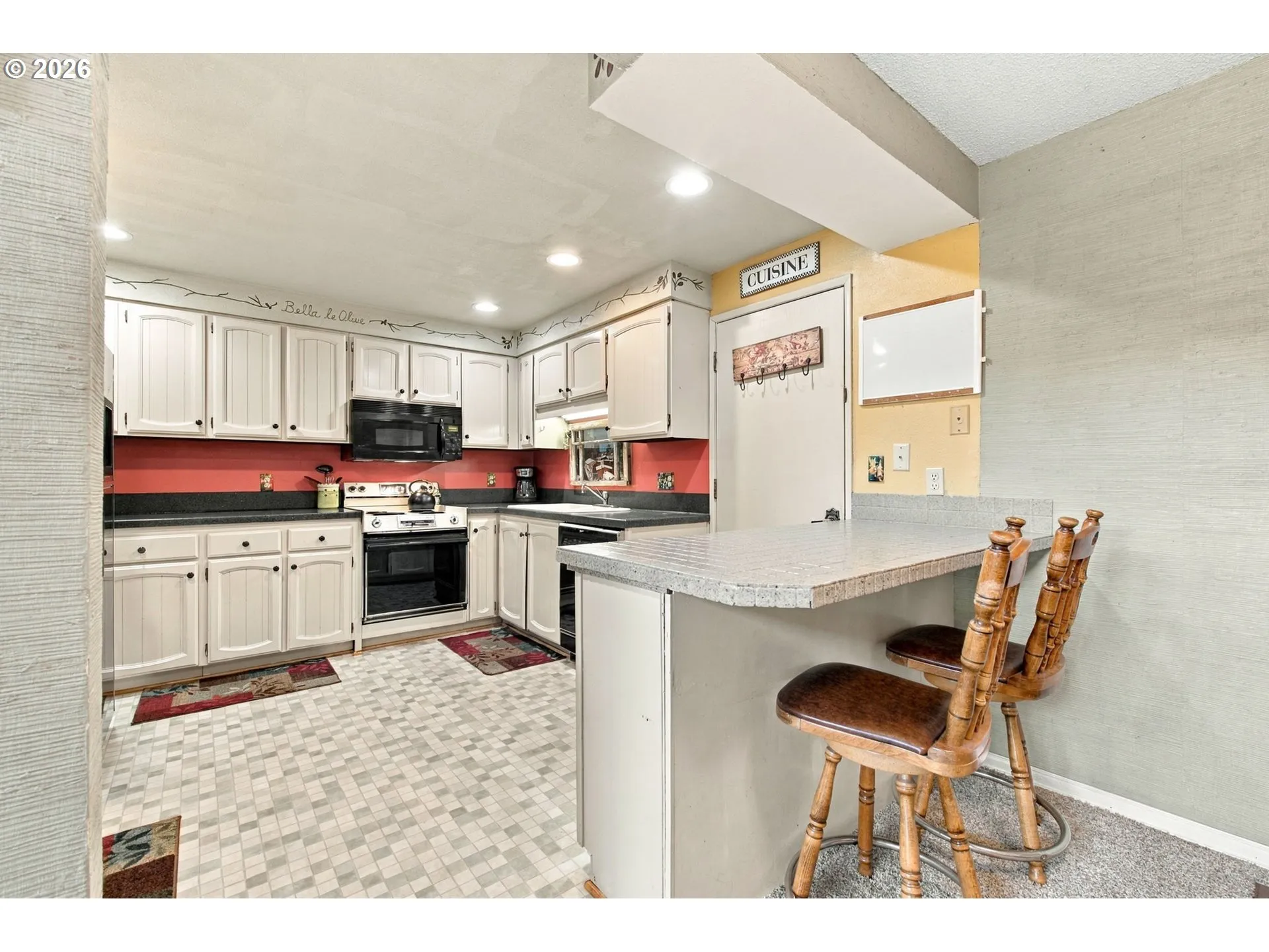 Kitchen-Eating Area