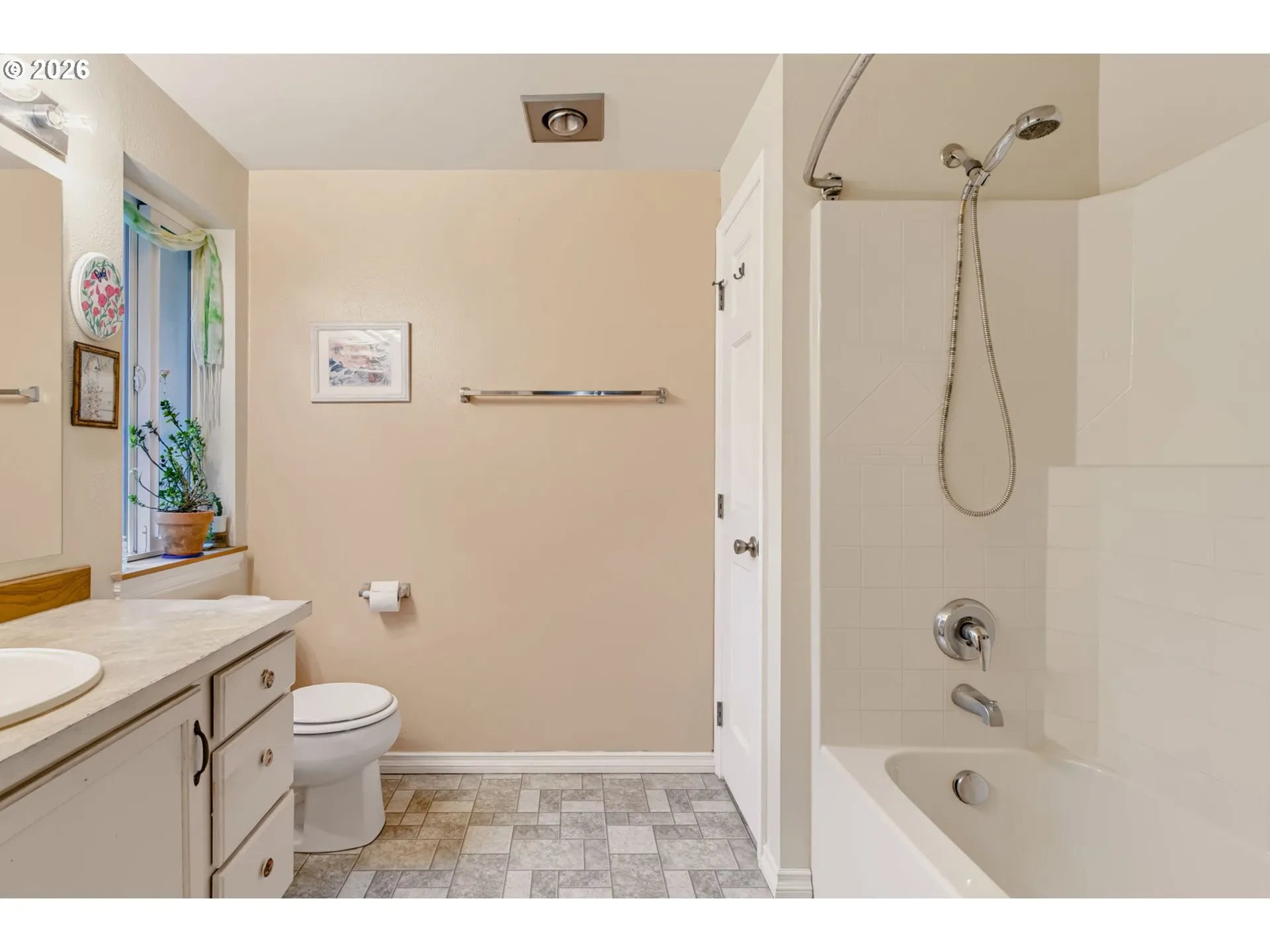 Bathroom, Attached
