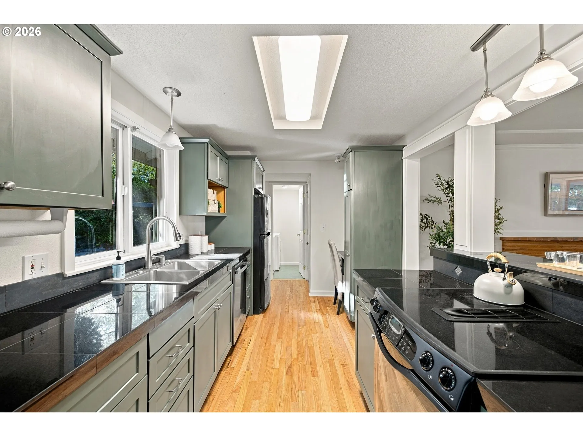 Kitchen-Cooking Island
