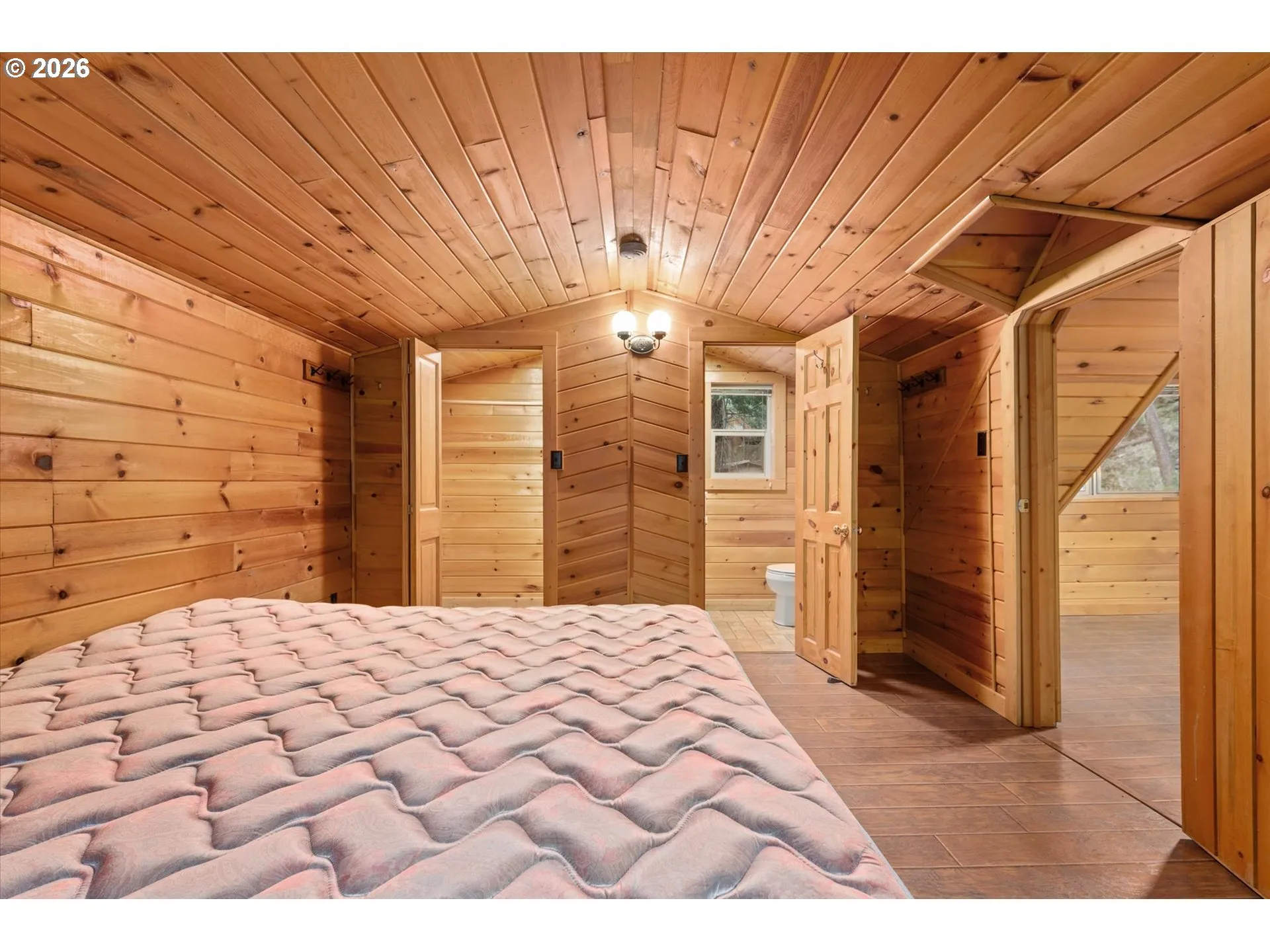 Bedroom, Primary-Upper
