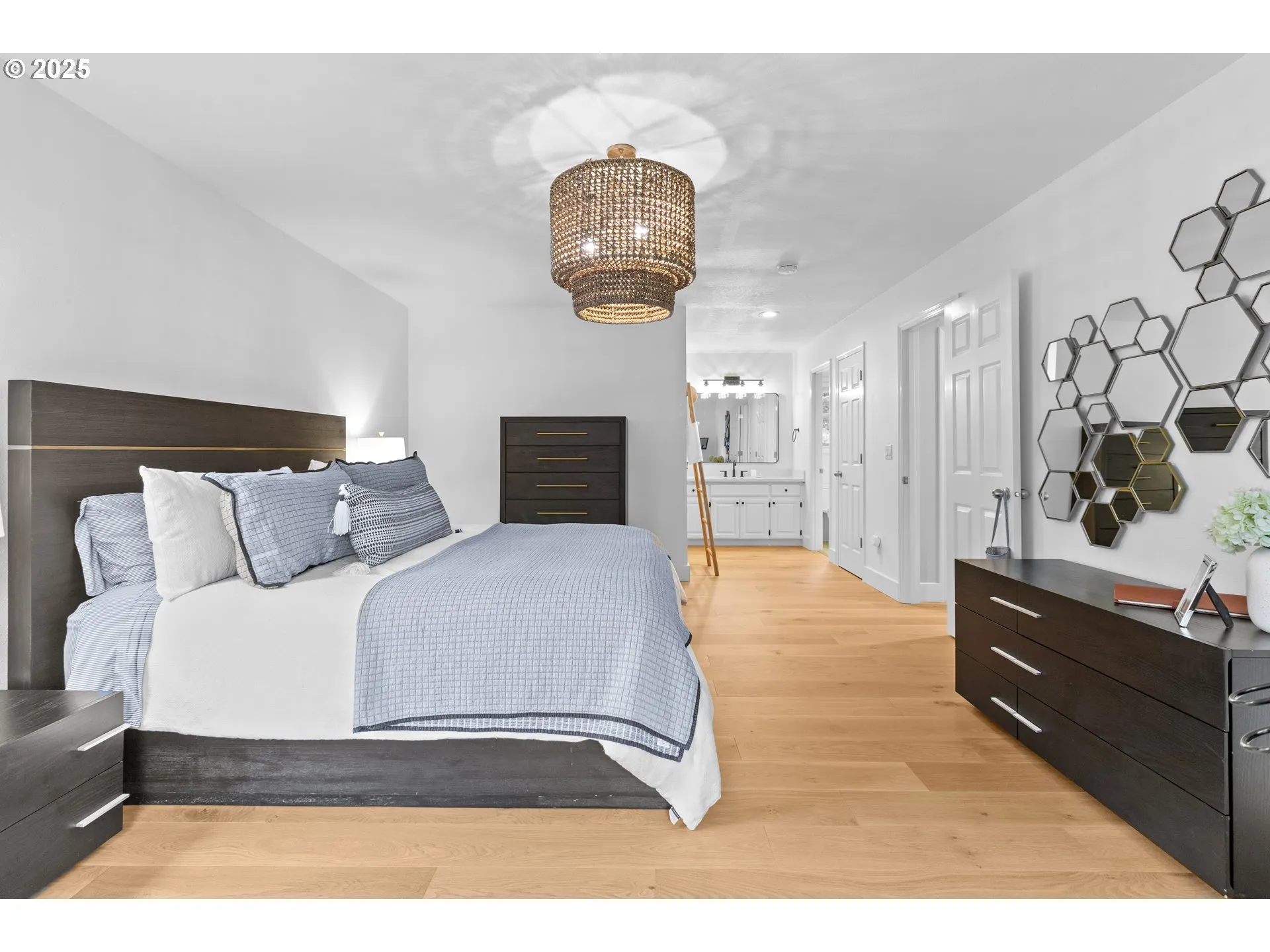 Bedroom, Primary