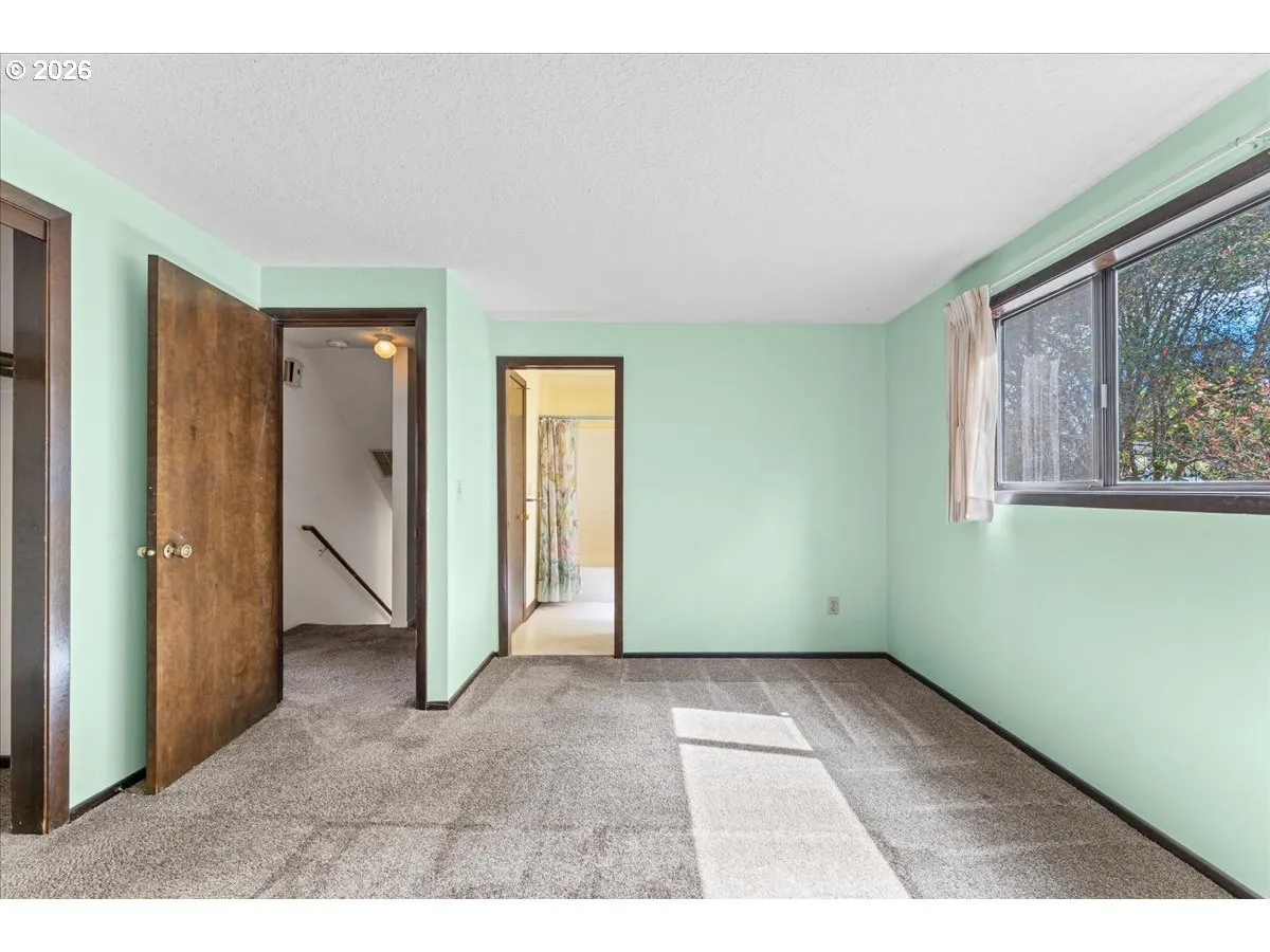 Primary Bedroom-Attached Bathroom