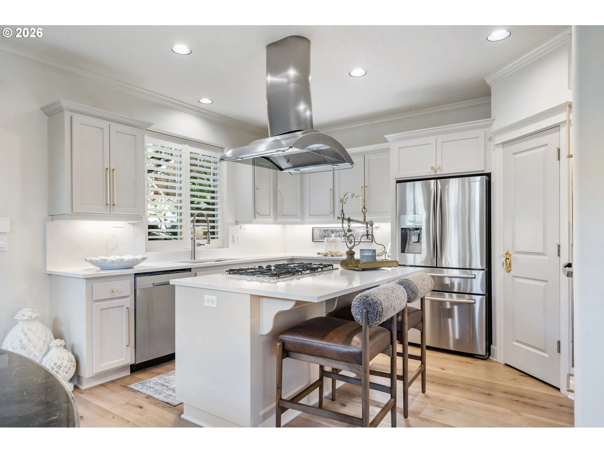 Kitchen-Breakfast Bar