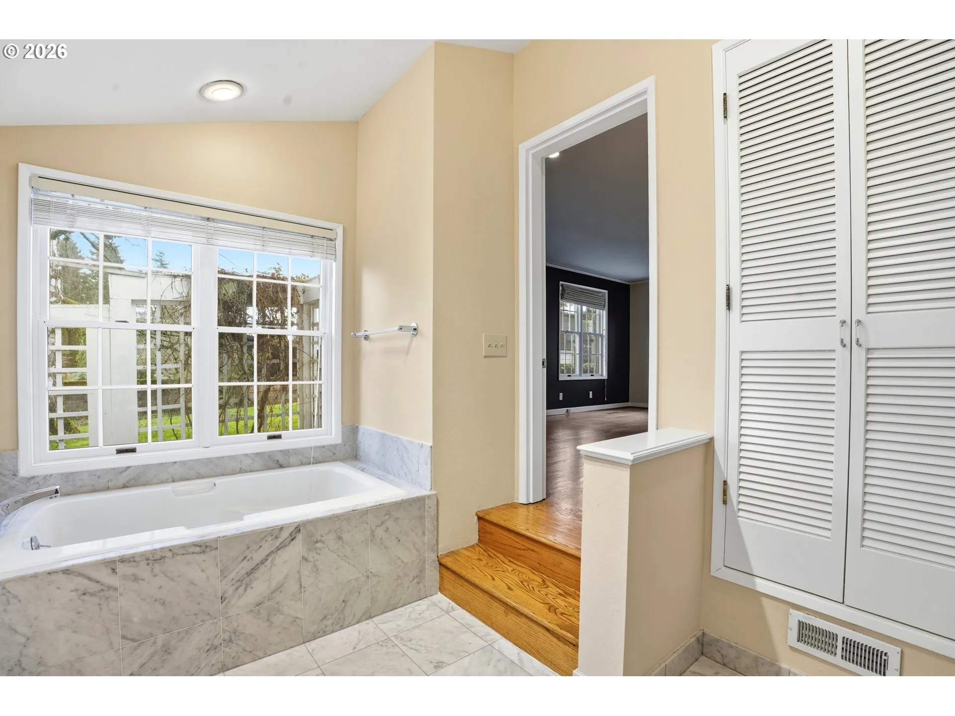 Bedroom, Primary-Skylight